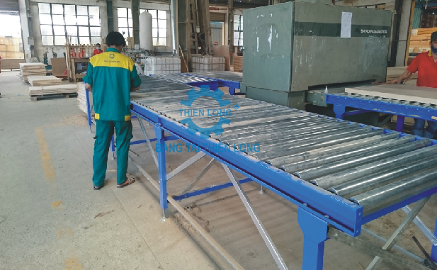 BĂNG TẢI CON LĂN TỰ DO 18