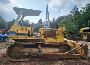 Máy ủi Komatsu D41P-5