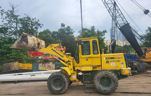 Máy xúc lật Kawasaki 50ZV sx2005 gầu 1m2