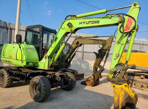 Máy đào Hyundai Robex 555W, đời 2003 sử dụng 6468 giờ