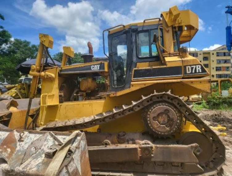 Máy ủi Caterpillar D7R SX2003
