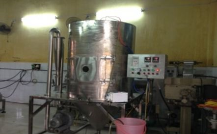 Máy sấy phun phục vụ tách chiết tinh chất trong lá chè xanh, vối, chùm ngây