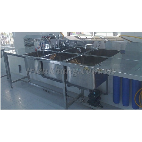 Bồn rửa dụng cụ y tế