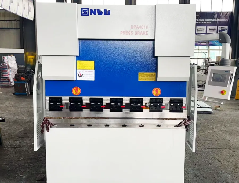Máy chấn tôn thủy lực mini PBC – 40T/1300