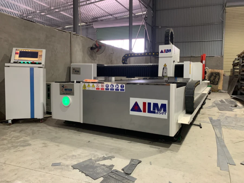 Máy Cắt Laser Fiber CNC 3015S