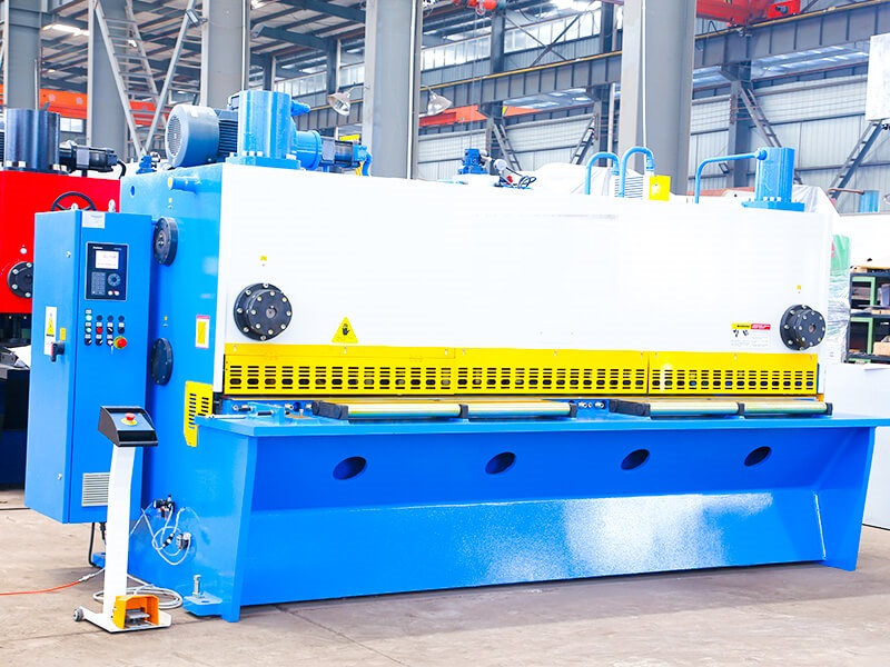Máy cắt tôn thủy lực NVD Q11K