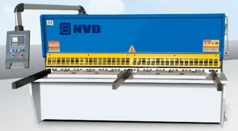 Máy Chặt Tôn Thủy Lực NC