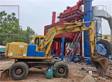 Máy đào bánh lốp Komatsu PW130-6