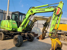 Máy đào Hyundai Robex 555W, đời 2003 sử dụng 6468 giờ