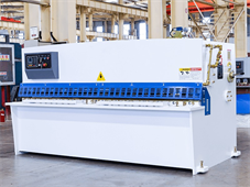 Máy cắt sắt thủy lực NVD QC12 (Kiểu Xoay)