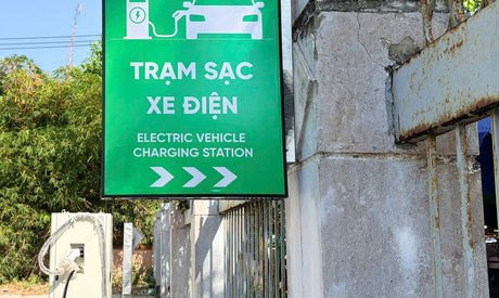 HỢP TÁC TRIỂN KHAI THỬ NGHIỆM HẠ TẦNG TRẠM SẠC ĐIỆN THÔNG MINH: BƯỚC TIẾN TRONG CHUYỂN ĐỔI NĂNG LƯỢNG XANH TẠI CẦN THƠ