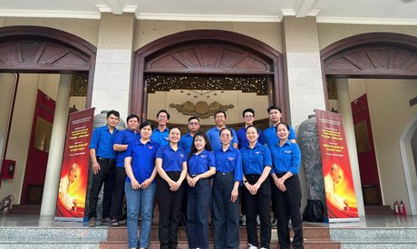TUỔI TRẺ TRUNG TÂM ỨNG DỤNG TIẾN BỘ KH&CN CẦN THƠ: HÀNH TRÌNH VỀ NGUỒN VÀ TÌM HIỂU VĂN HÓA TẠI BẢO TÀNG THÀNH PHỐ